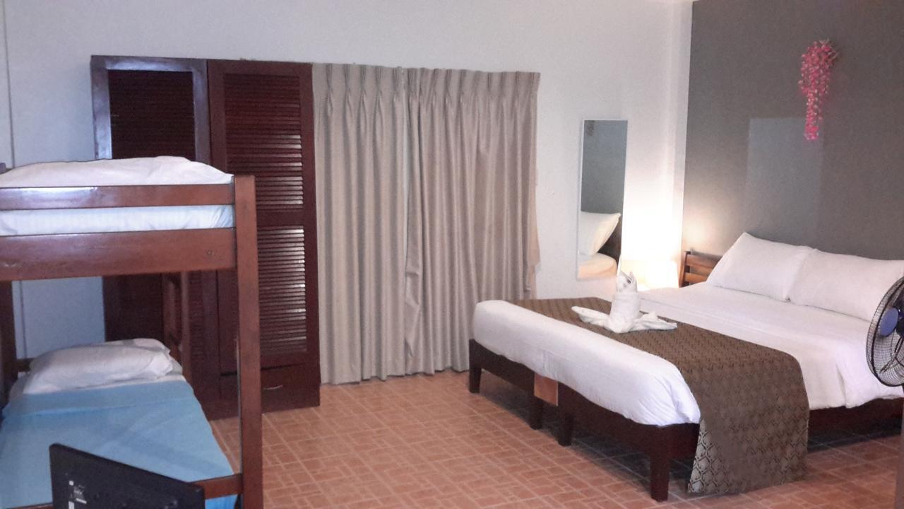 Conrada'S Place Hotel And Resort Панглао Екстериор снимка