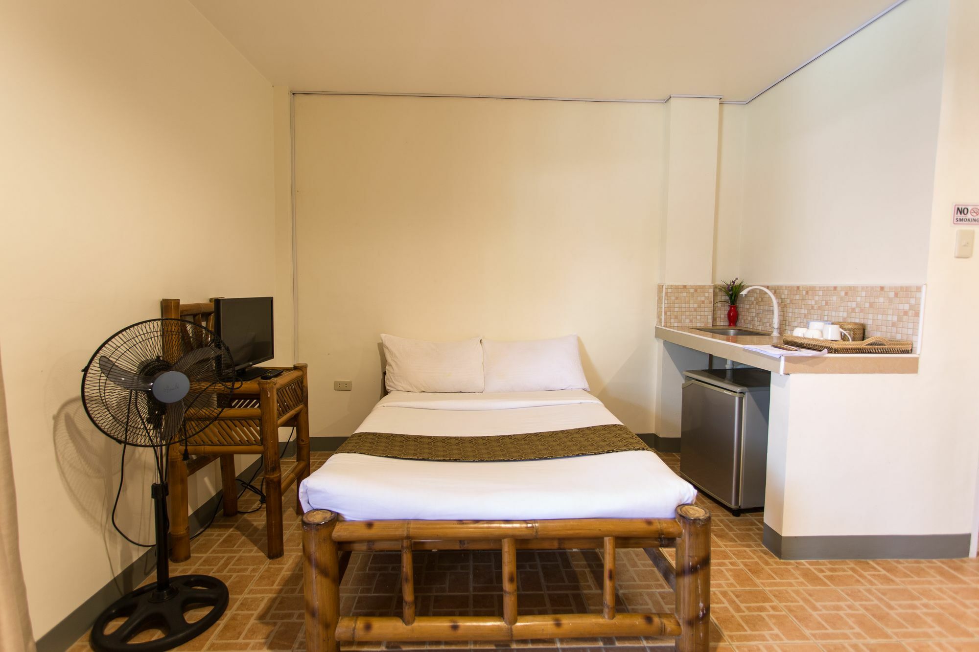 Conrada'S Place Hotel And Resort Панглао Екстериор снимка