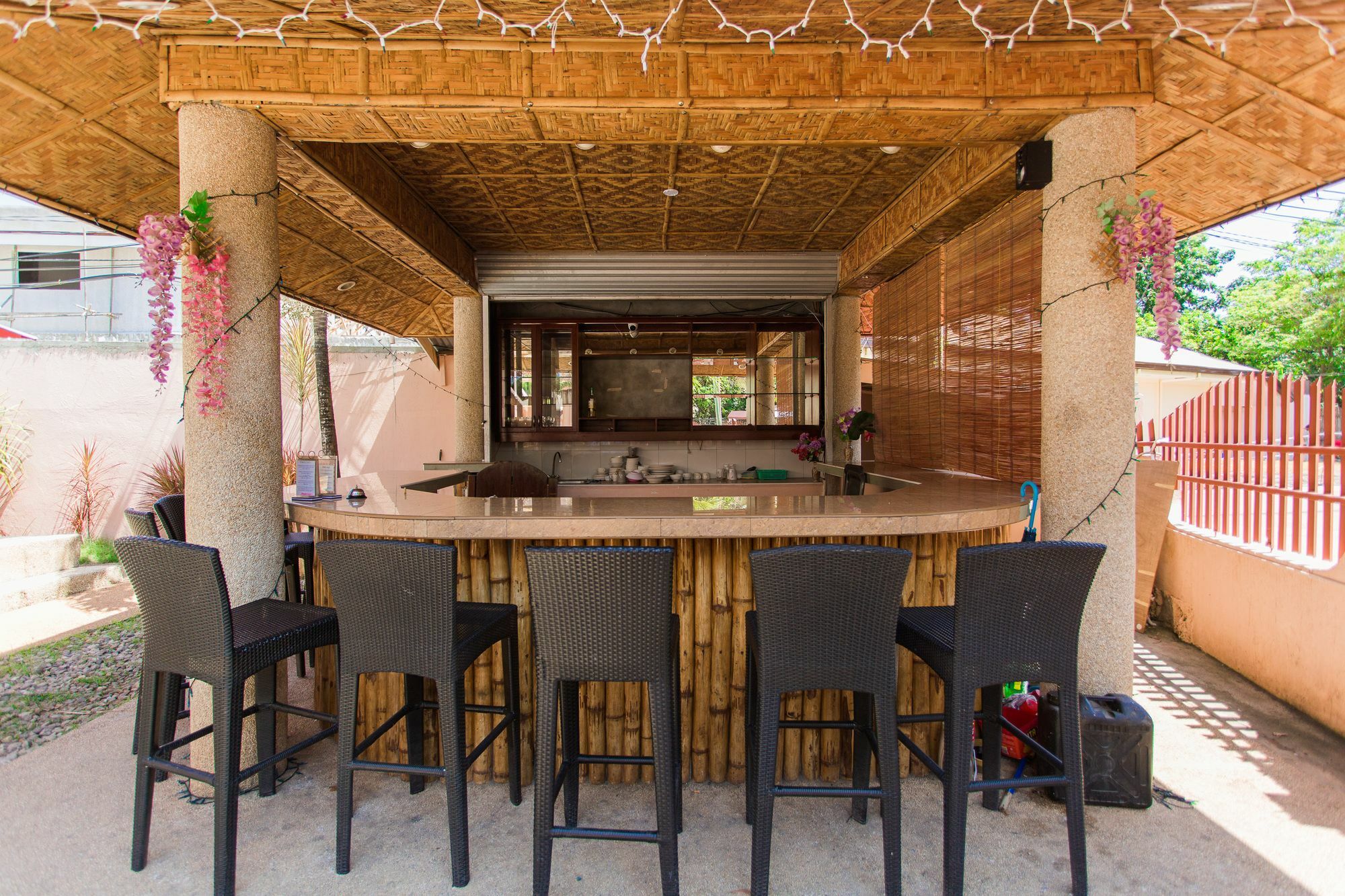 Conrada'S Place Hotel And Resort Панглао Екстериор снимка